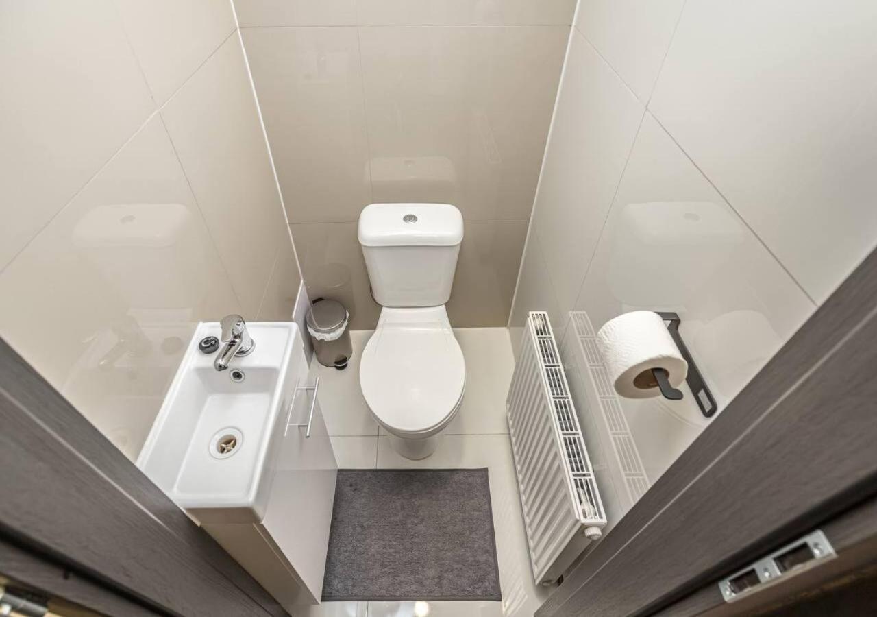 Elegance Apartments Praha Bagian luar foto