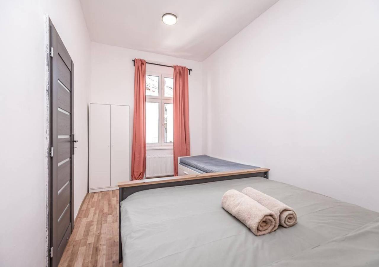 Elegance Apartments Praha Bagian luar foto