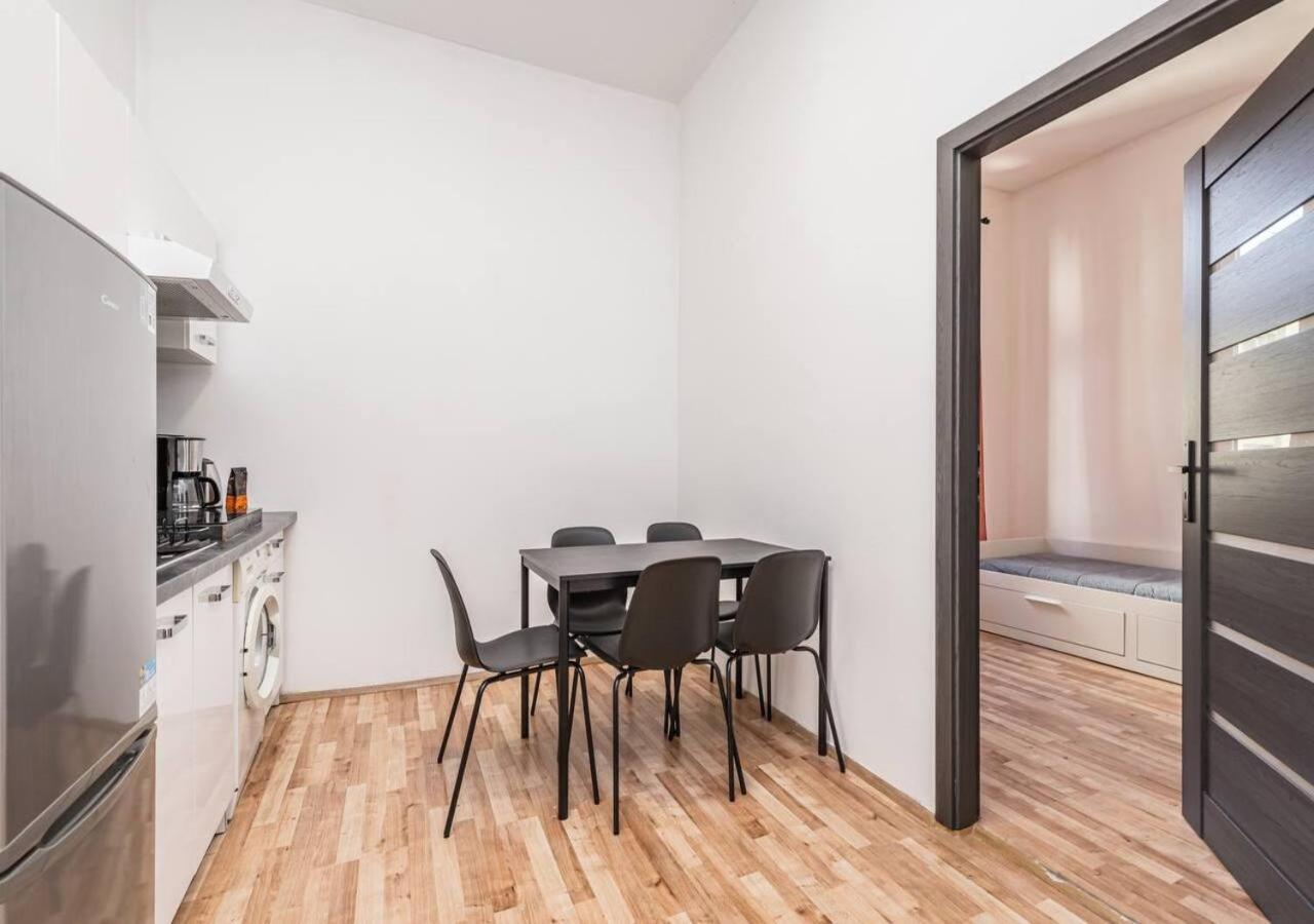 Elegance Apartments Praha Bagian luar foto