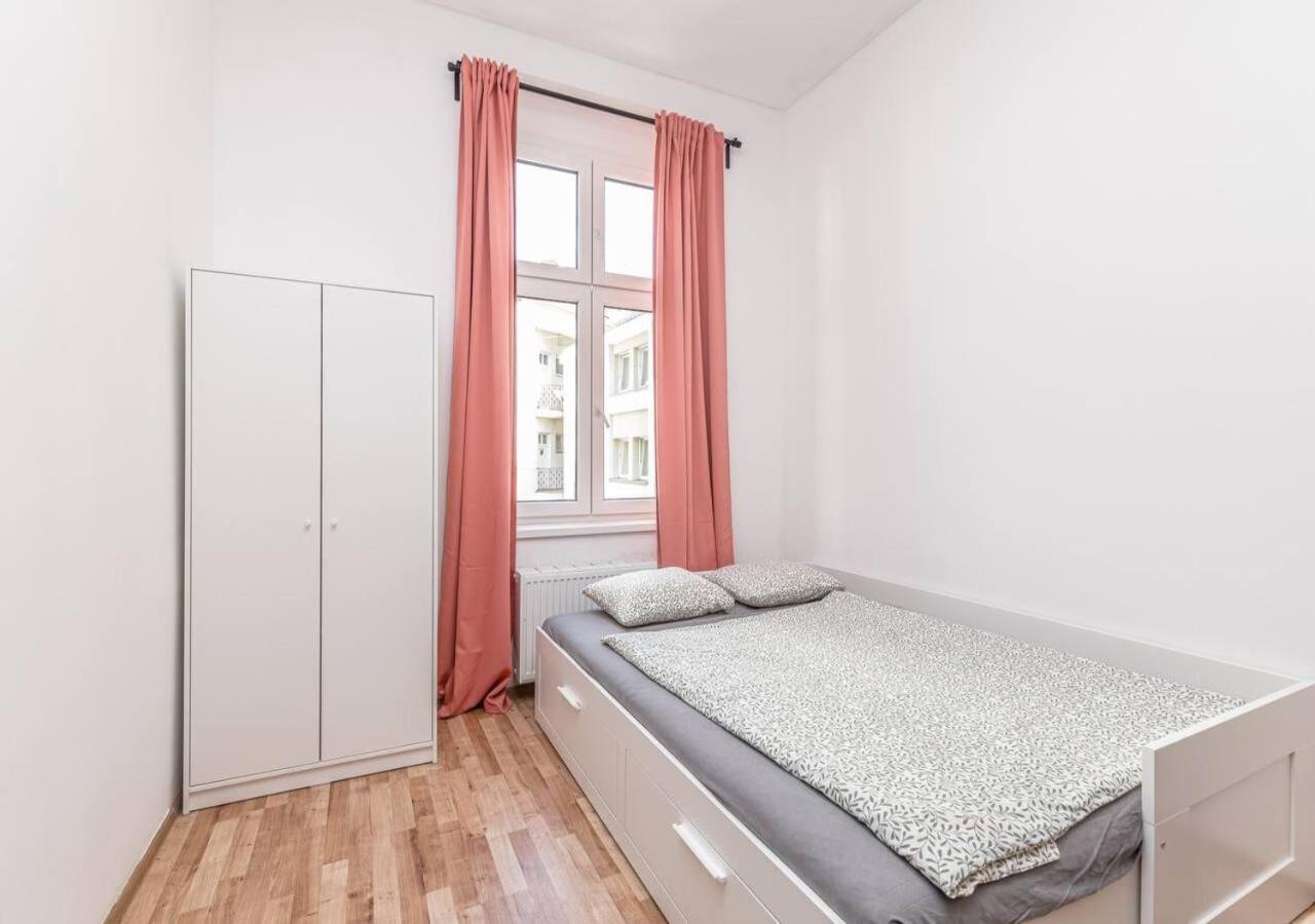 Elegance Apartments Praha Bagian luar foto