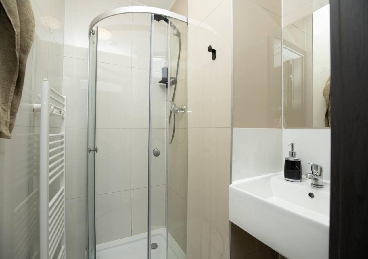 Elegance Apartments Praha Bagian luar foto