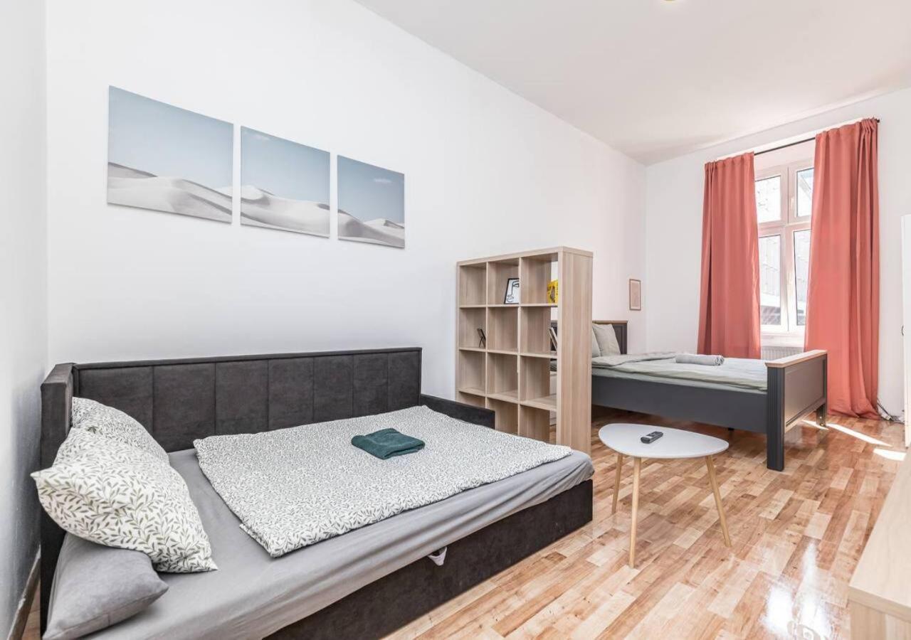 Elegance Apartments Praha Bagian luar foto